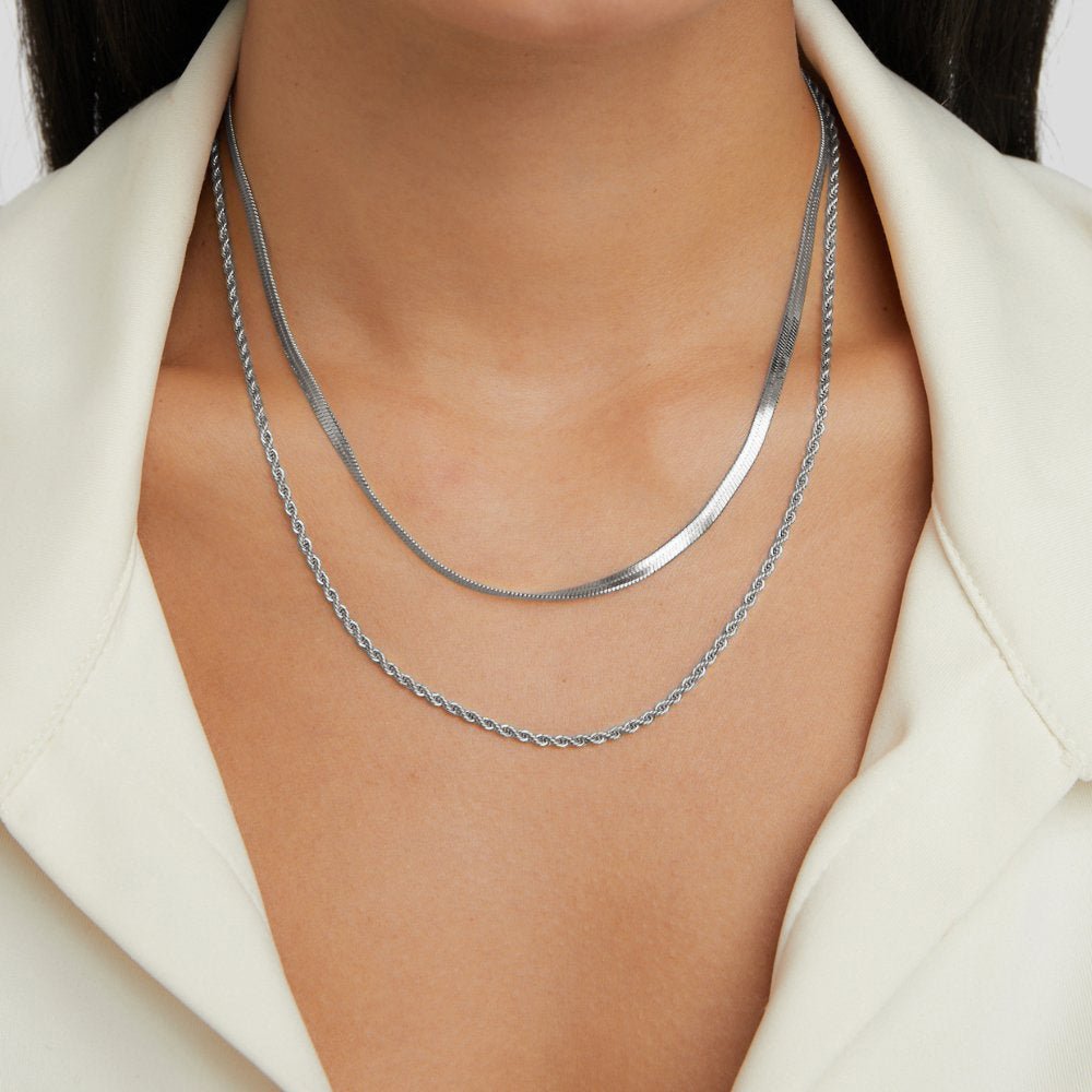 Elegante zilveren ketting met verfijnde schakelstructuur