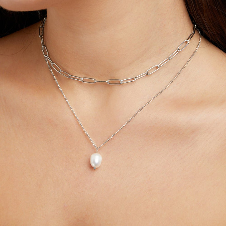 Elegante zilveren ketting met parels