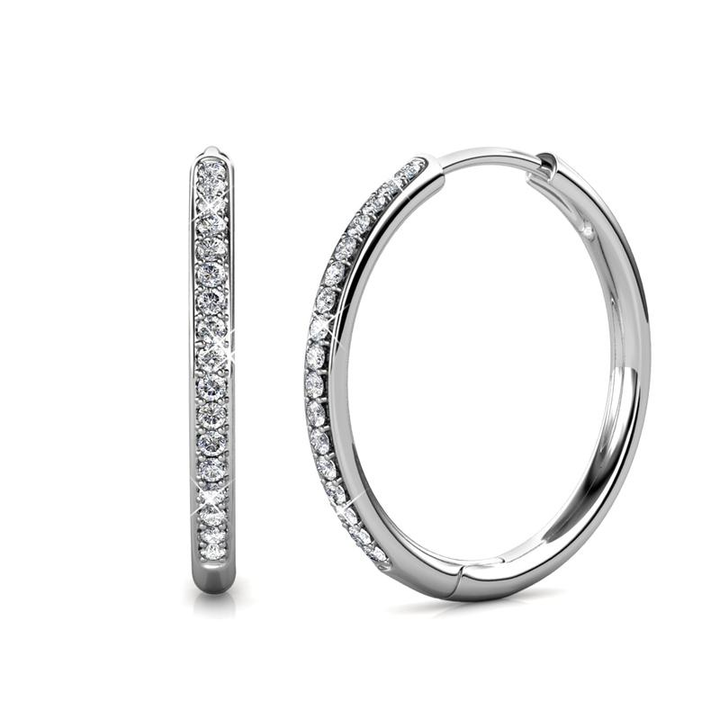 Elegante oorbellen van wit goud met subtiele zirkonia details
