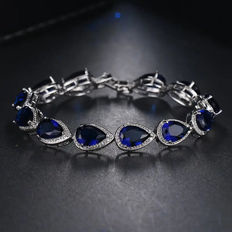 Verfijnde witgouden armband met delicate details