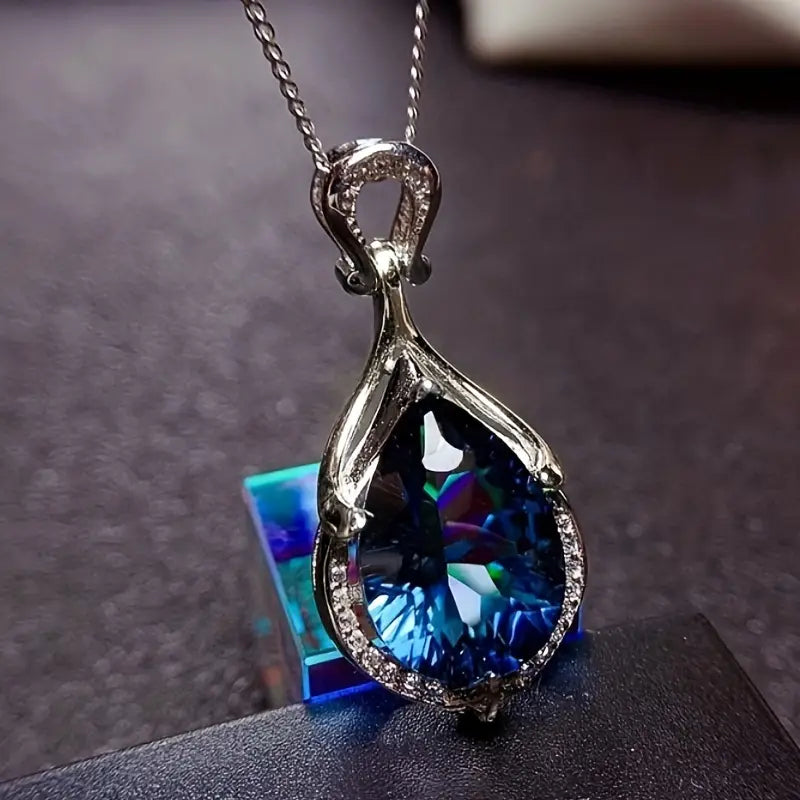 Elegante witgouden ketting met verfijnde details