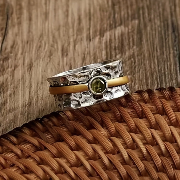 Verfijnde ring met groene zirkonia