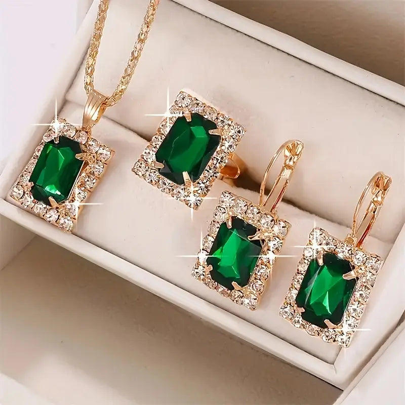 Elegante witgouden ketting met subtiele groene zirkonia