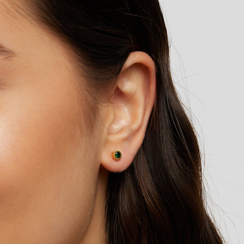Elegante oorringen met smaragdgroen zirkonia