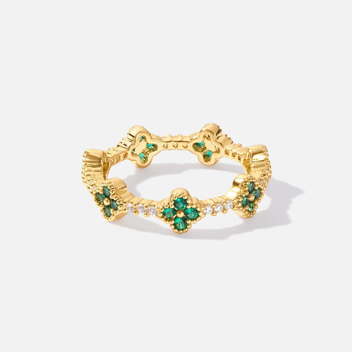 Verfijnde kristallen ring met klavertje vier in zilver