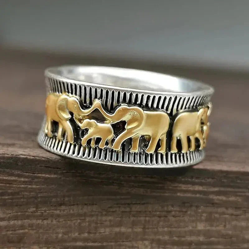 Elegante gouden ring met olifantmotief