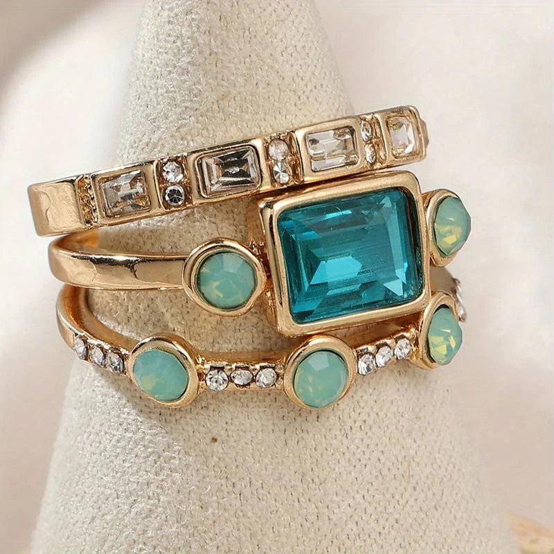 Elegante gouden ringenset met verfijnde details