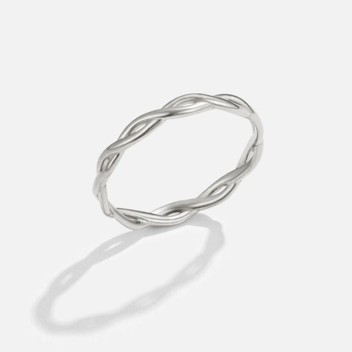 Elegante zilveren draai-ring met subtiele glans