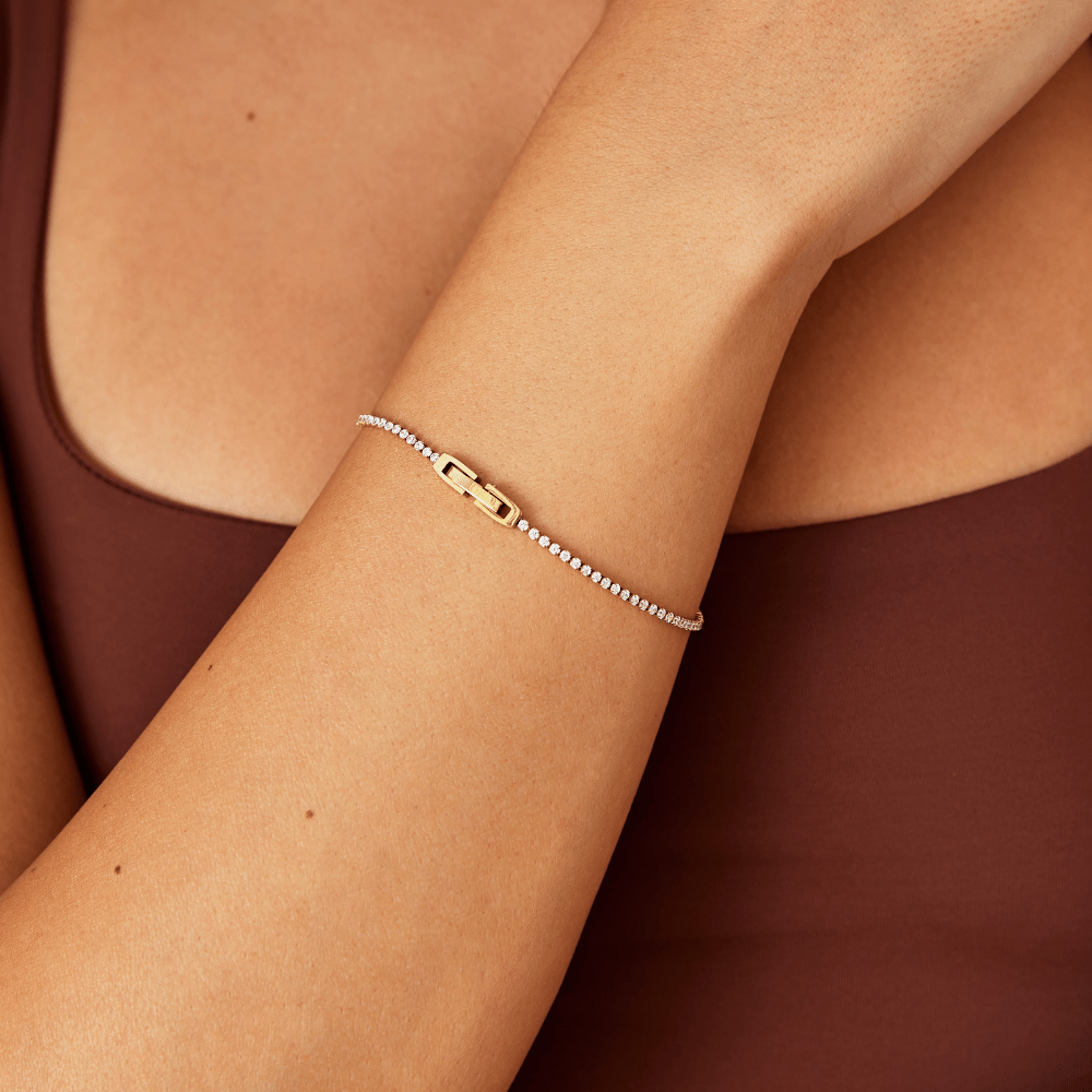 Elegante gouden armband met sprankelende kristallen