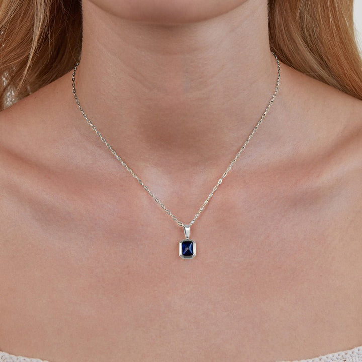 Zilveren ketting met oceaanblauwe hanger