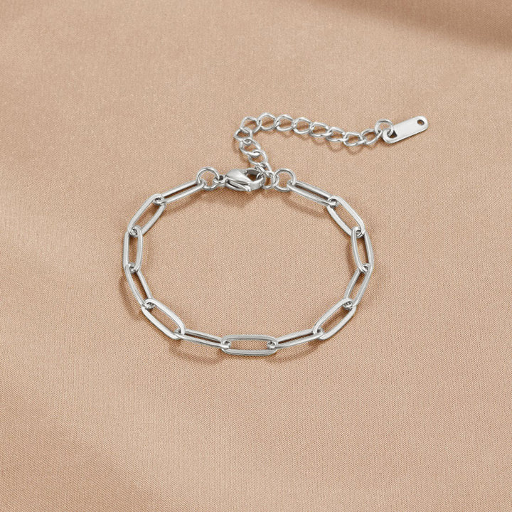 Minimalistische zilveren armband met elegante schakels