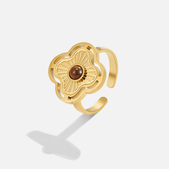 Geluksring met tijgeroog en delicate bloemenmotieven