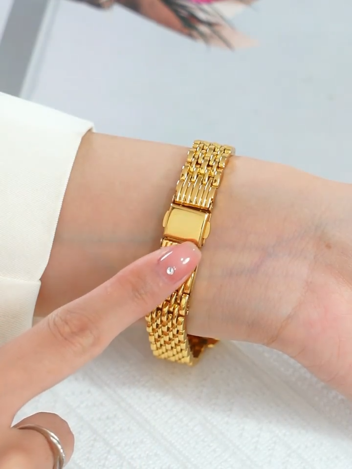 Elegante gouden horloge GRATIS