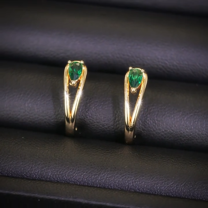 Elegante gouden oorbellen met verfijnde lijnen